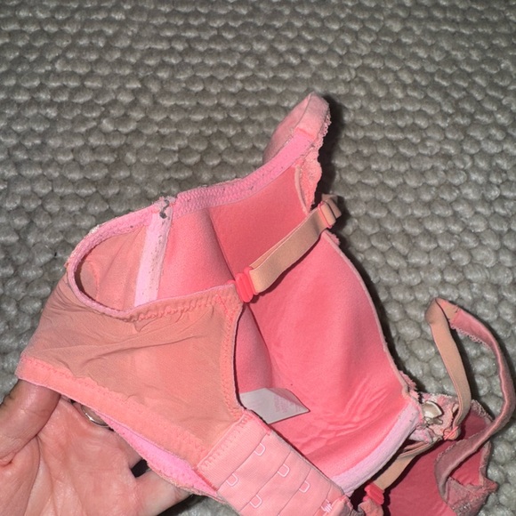PINK Victoria's Secret Coral and Red Lace Bras - Picture 10 of 10